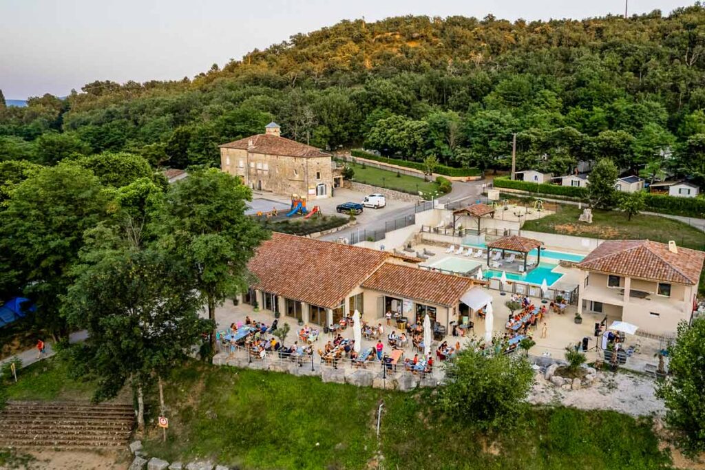 camping ardeche 4 etoiles piscine