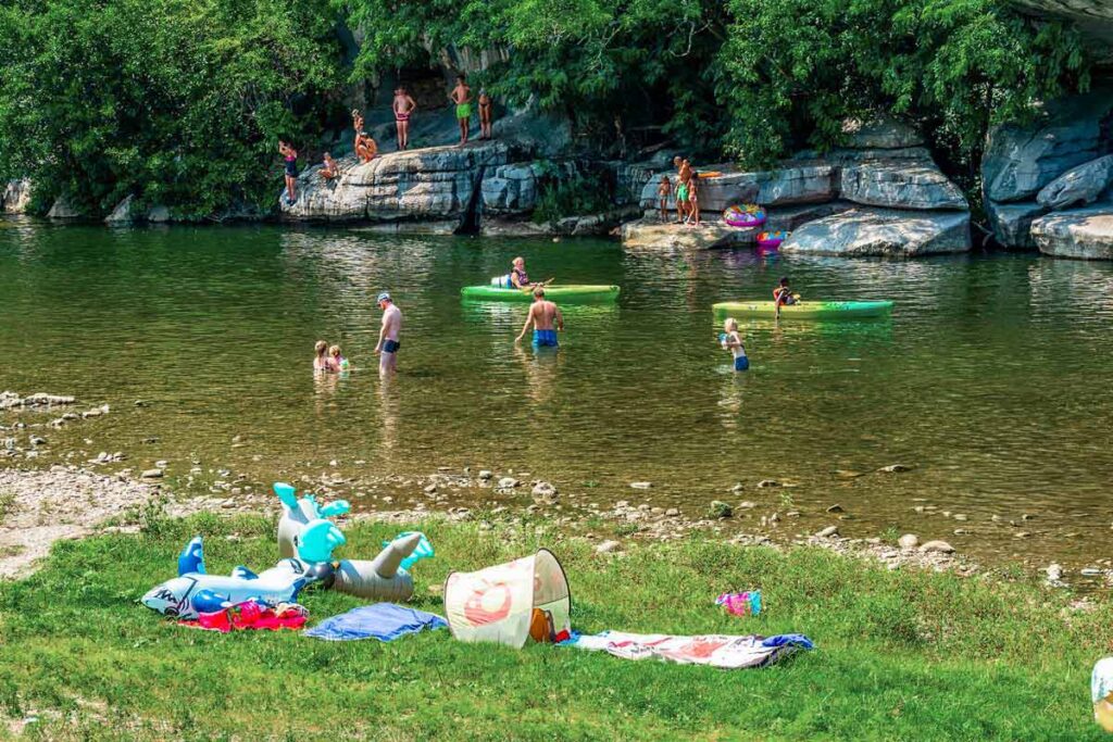 camping ardeche alentours