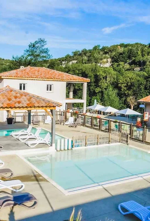 camping avec piscine famille en Ardèche
